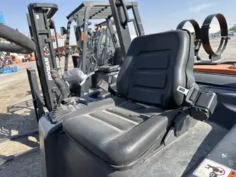 Generation-Doosan NXP Forklifts-interior