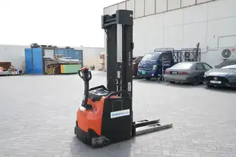 Generation-Toyota Staxio SWE Pallet stackers-exterior