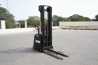 Generation-Toyota Staxio SWE Pallet stackers-exterior