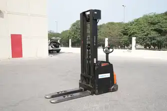 Generation-Toyota Staxio SWE Pallet stackers-exterior