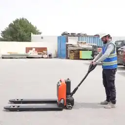 Generation-Toyota Tyro LHE Pallet trucks-video
