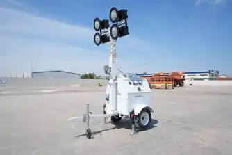 Generation-Hunter-Pro-GLTS4005-Light-towers-exterior