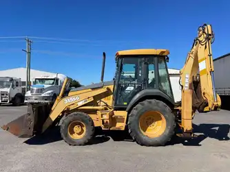 Generation-لوادر-بحفار-خلفي-جون-دير-315-exterior
