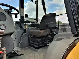 Generation-Bell-3SG-Backhoe-loaders-interior