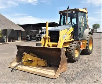 Generation-Bell-3SG-Backhoe-loaders-exterior