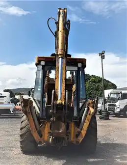 Generation-Bell-3SG-Backhoe-loaders-attachments