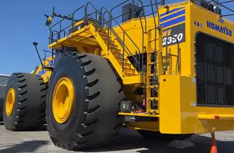 Generation-Komatsu-WE2350-Wheel-loaders-exterior