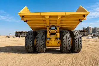 Generation-Komatsu-960E-Off-highway-trucks-attachments