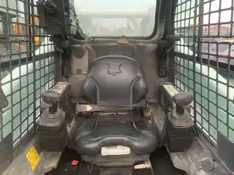 Generation-Bobcat-S850-Skid-steer-loaders-interior