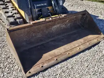 Generation-لوادر-انزلاقية-بجنزير-جون-دير-317G-attachments