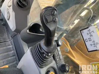 Generation-Cat-352-Large-excavators-interior