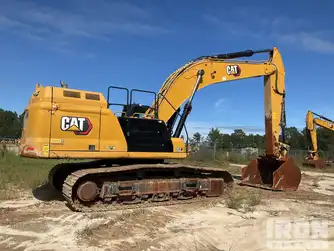 Generation-Cat-352-Large-excavators-exterior