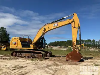 Generation-Cat-352-Large-excavators-exterior