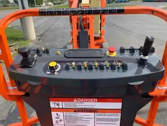 Generation-JLG E300 Boom lifts-interior
