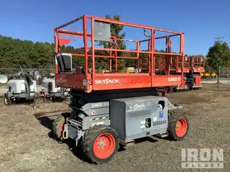 Generation-Skyjack SJ6832 Scissor lifts-exterior