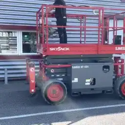 Generation-Skyjack SJ6832 Scissor lifts-video