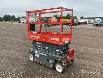 Generation-Skyjack SJIII Scissor lifts-exterior