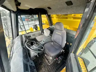 Generation-Komatsu HD465 Off-highway trucks-interior
