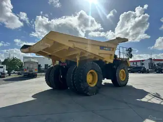 Generation-Komatsu HD465 Off-highway trucks-exterior
