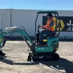 Generation-AGT QK16 Mini excavators-video