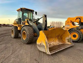 Generation-John Deere 524 Wheel loaders-exterior