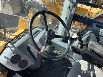 Generation-John Deere 544 Wheel loaders-interior
