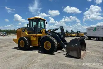 Generation-John Deere 624 Wheel loaders-exterior