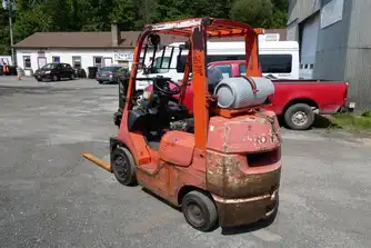 Generation-Toyota 7FGCU25 Forklifts-exterior
