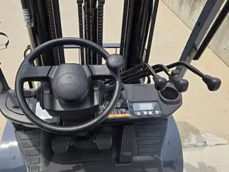 Generation-Toyota 8FGCU25 Forklifts-interior