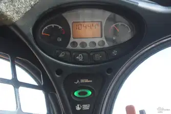 Generation-Bobcat S550 Skid steer loaders-interior