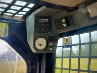 Generation-Cat 247 Compact track loaders-interior