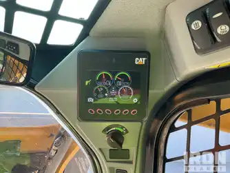 Generation-Cat 239 Compact track loaders-interior