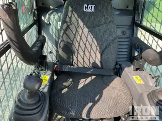 Generation-Cat 239 Compact track loaders-interior