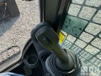 Generation-Cat 239 Compact track loaders-interior