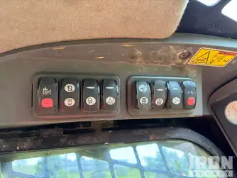 Generation-Cat 279 Compact track loaders-interior
