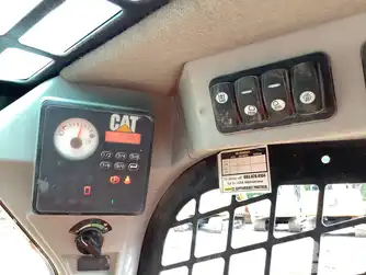 Generation-Cat 289 Compact track loaders-interior
