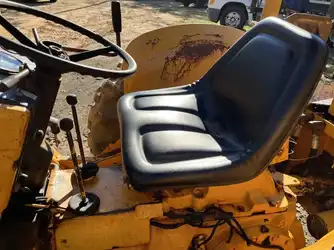 Generation-John deere 302 Backhoe loaders-interior