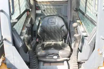 Generation-John deere 319 Compact track loaders-interior