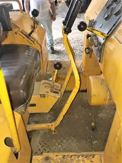 Generation-John deere 355 Crawler loaders-interior