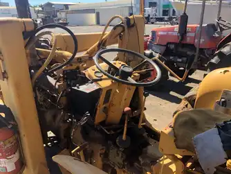 Generation-John deere 400 Backhoe loaders-interior