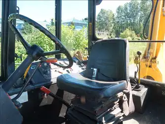 Generation-John deere 410 Backhoe loaders-interior