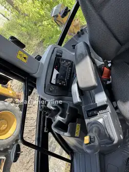 Generation-Cat 444 Backhoe loaders-interior