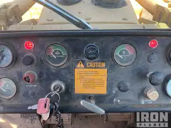 Generation-John deere 655 Crawler loaders-interior