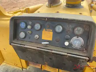 Generation-John deere 755 Crawler loaders-interior