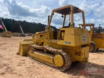 Generation-John deere 755 Crawler loaders-exterior