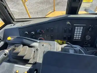Generation-Cat 854 Wheel dozers-interior