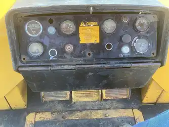 Generation-John deere 855 Crawler loaders-interior