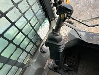 Generation-Bobcat 864 Compact track loaders-interior