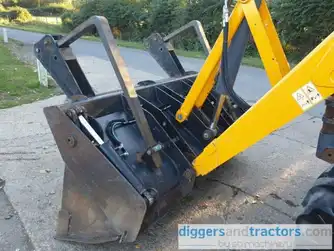 Generation-Terex 880 Backhoe loaders-attachments
