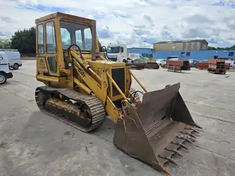 Generation-Cat 931 Crawler loaders-exterior